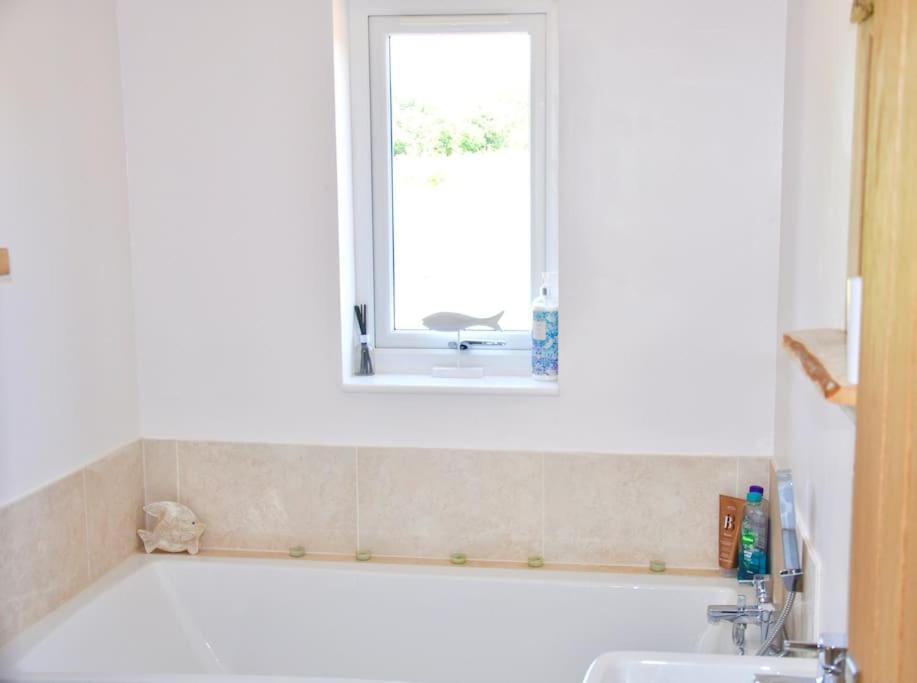 Stunning Annexe 1 Luxury Bedroom, Eating Area & Bathroom Only! ترورو المظهر الخارجي الصورة